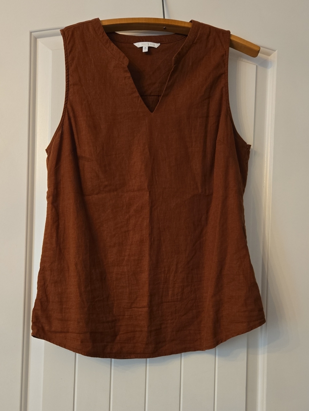 Women’s Sleeveless V-Neck Linen Top - Rust